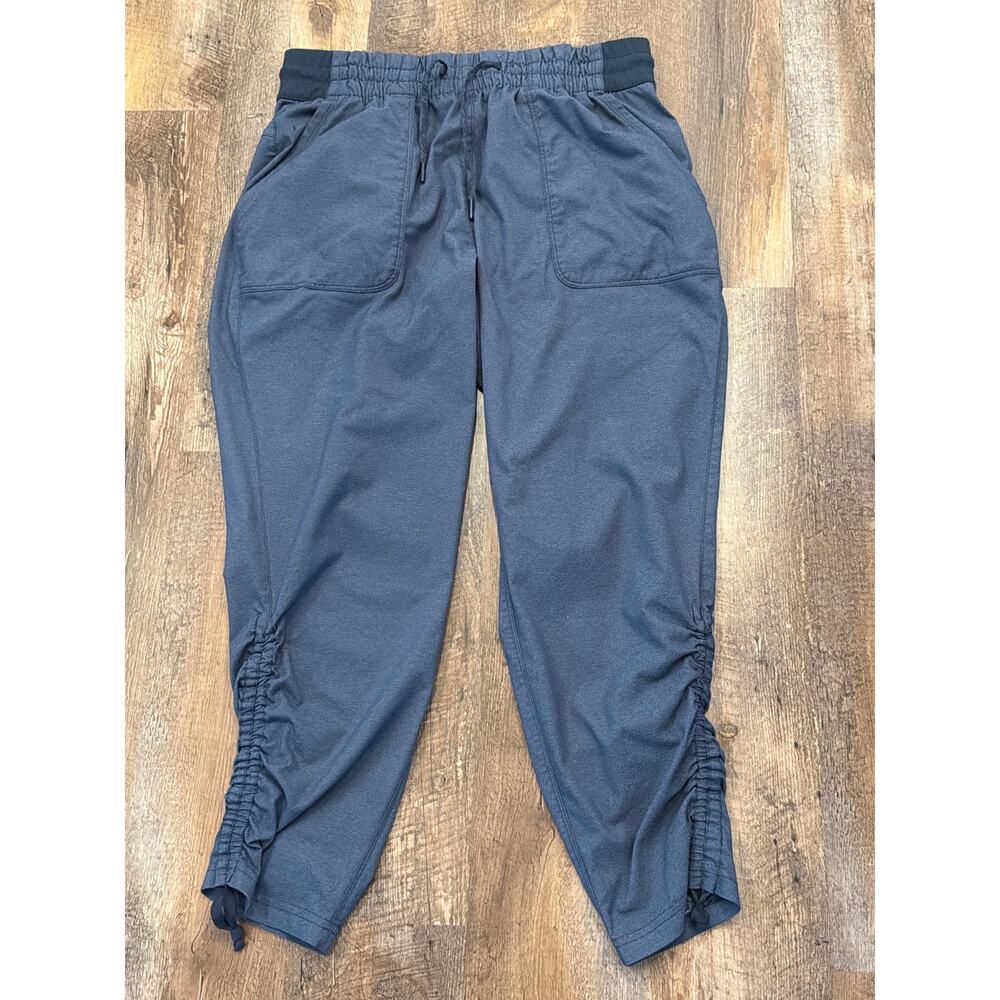 The North Face navy jogger capri pants LG
